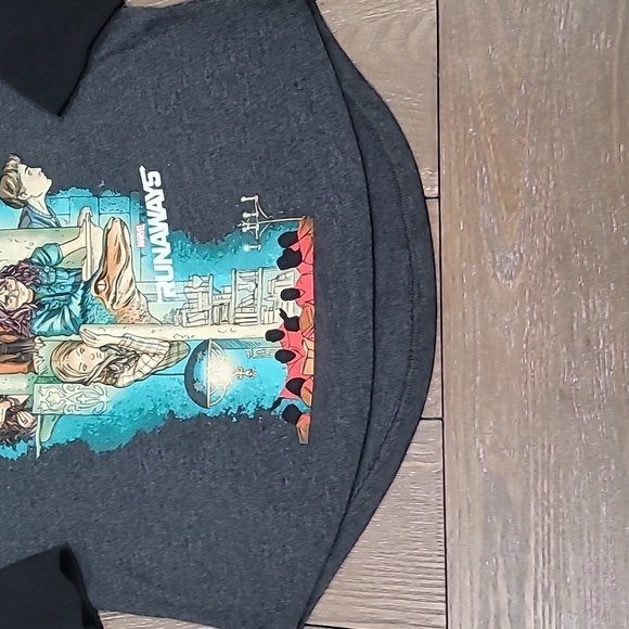 Marvel Runaways A Hulu Original by Her Universe Raglan TShirt Size S - Picture 5 of 8